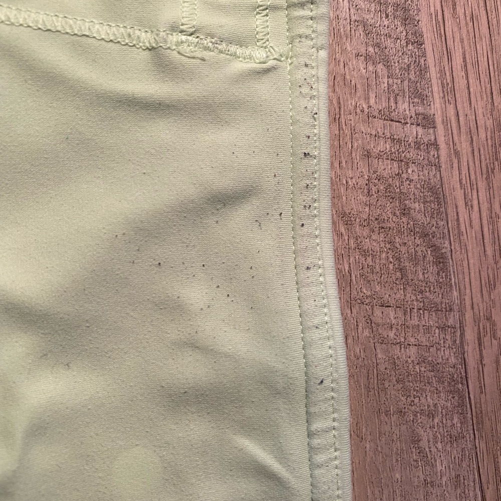 Lululemon Lime run time shorts size 6 - Picture 6 of 6
